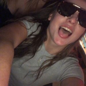 Meet your Posher, Olivia